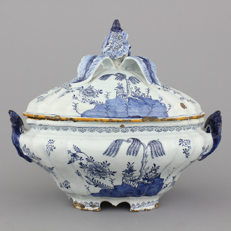 A Dutch Delft blue and white tureen and cover, 18th C.