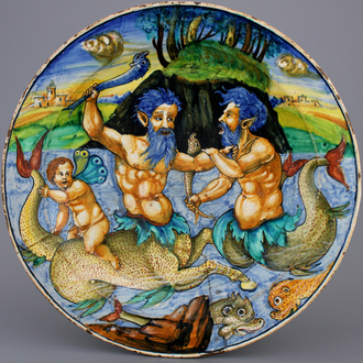 Grand plat en majolique italienne daté 1540, Padoué ou Vérone, attr. à Giulio da Urbino