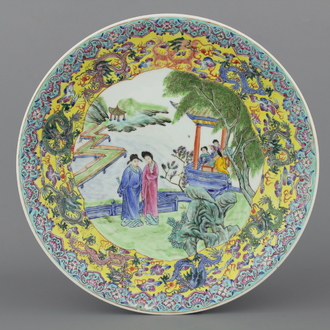 A large Chinese porcelain famille rose charger, 20th C.