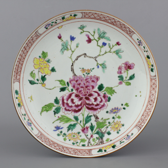 A Chinese porcelain famille rose dish, Qianlong, 18th C.