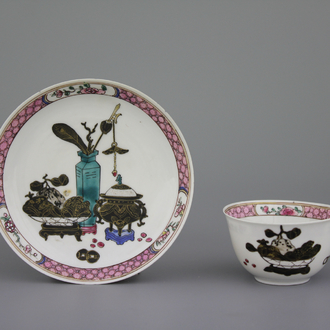 Kop en schotel in Chinees half-eierschaal porselein, famille rose, Yongzheng, 18e eeuw