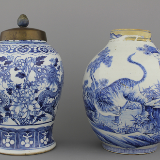 A blue and white Chinese porcelain dragon vase and a Japanese vase with a tiger, 19th C.