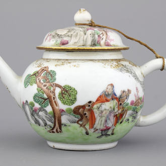 A very fine Chinese export porcelain teapot and cover, Qianlong, 18th C.