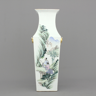 Verfijnde vierkante vaas in Chinees porselein, 19e-20e eeuw
