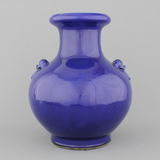 Grand vase en porcelaine de Chine, monochrome bleu, marqué Qianlong, 19e