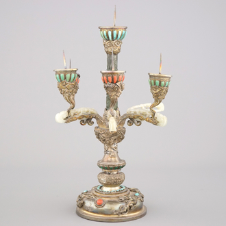Impressionant chandelier chinois en argent et jade incrusté de turquoise et corail, 19e