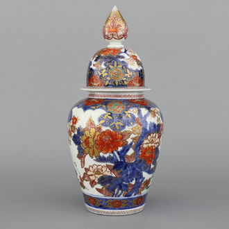 Vase couvert en porcelaine de Japon Imari, 18e-19e