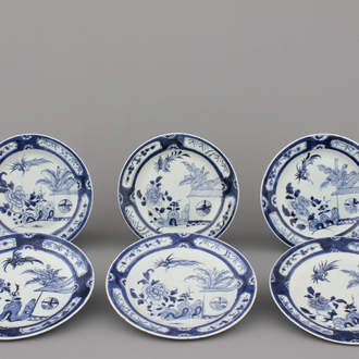 Lot van 6 blauw en witte borden in Chinees porselein met "Cuckoo in the house" design, 18e eeuw