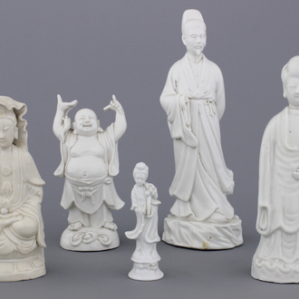 Lot de 5 figures en 'blanc-de-chine', 19e-20e