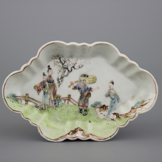 Petit plat pour cuillères en porcelaine de Chine, famille rose, 18e