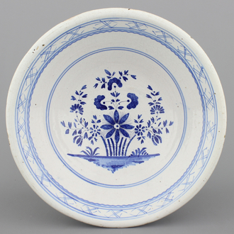 A Brussels faience blue and white bowl, 18/19th C.