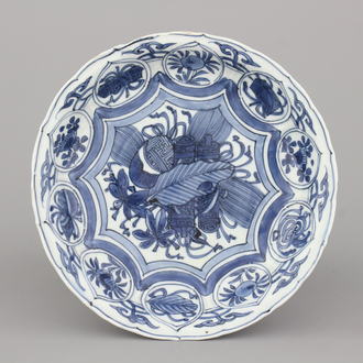 A Chinese porcelain blue and white Ming dynasty Wan-Li plate, 16th C.