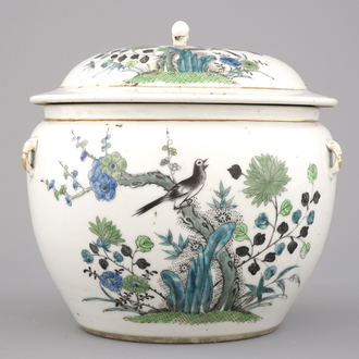 Kom met deksel in Chinees porselein, 19e-20e eeuw