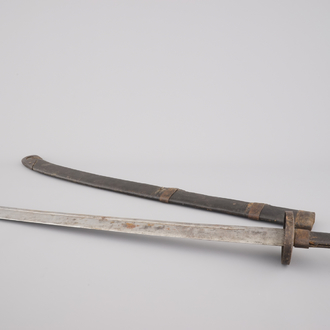 Epée japonais dans un étui en cuire, 19e-20e