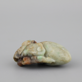 A mottled jade carving of plants, 19/20th C.