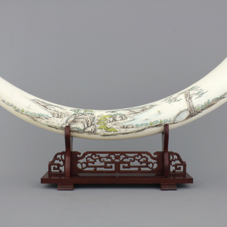 Défense en ivoire sculpté, Chine ou Japon (?), 19e-20e