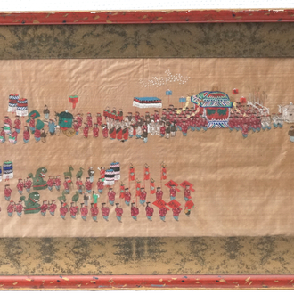 Paire de peintures chinoises sur soie, encadrée, avec procession impérial, 19e-20e
