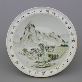 A Chinese porcelain bowl in Qianjiang landscape style, 19/20th C.