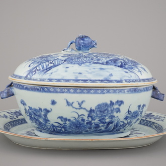 A Chinese porcelain blue and white tureen, cover and stand, Qianlong, 18th C.