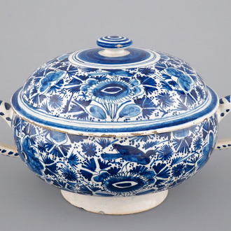 A Dutch Delft blue and white round bowl with cover for spiced wine, 18th C.