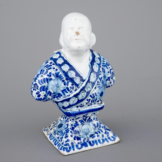 Une buste d'un chinois en faïence de Berlin bleu et blanc, 18ème