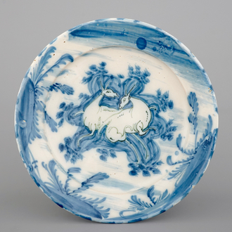 A blue and white dish with deers, Savona, 17/18th C.