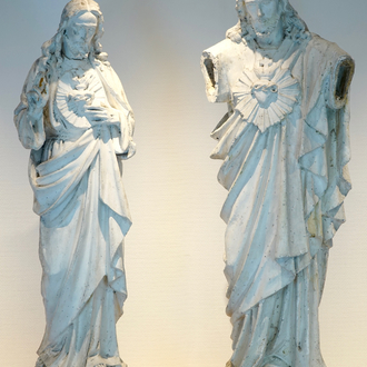A set of two 130 cm plaster casts of Christ with sacred heart, 19/20th C., Bruges