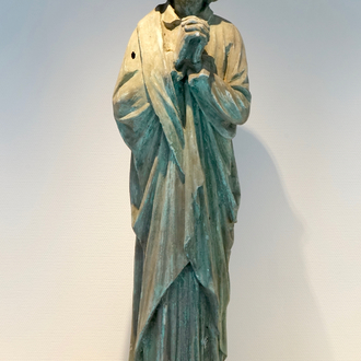 Een plaasteren beeld van een biddende Sint Johannes de Evangelist, 19/20e eeuw, Brugge