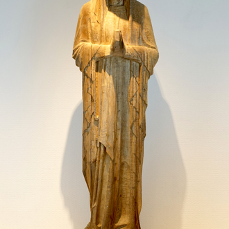 A 135 cm sculpted wood figure of Mary in art deco style, 20th C., Bruges