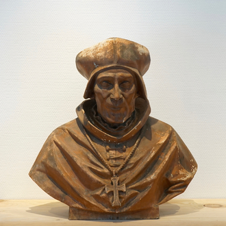 A painted carved wood bust of a nobleman, 19/20th C., Bruges