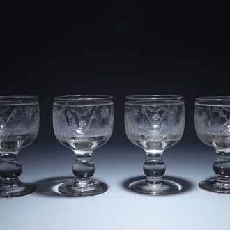 Een lot van 4 gegraveerde maçonnieke glazen (vrijmetselarij), 20e eeuw
