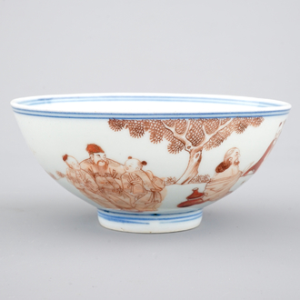 Un bol en porcelaine de Chine au décor en rouge de fer, 19ème