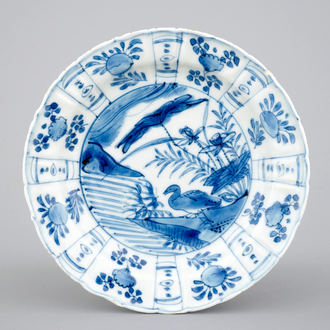 Une assiette en porcelaine de Chine de type "kraak", époque Wan-Li, Dynastie Ming