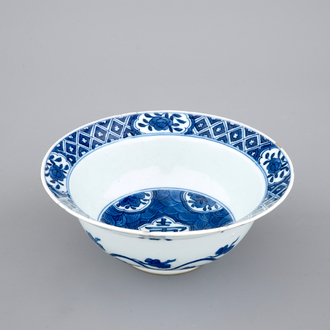 Un bol en porcelaine de Chine bleu et blanc, Kangxi, ca. 1700