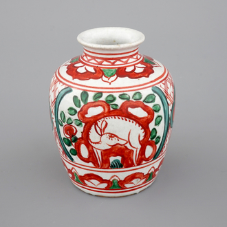 A Chinese wucai jar with deer, Ming Dynasty