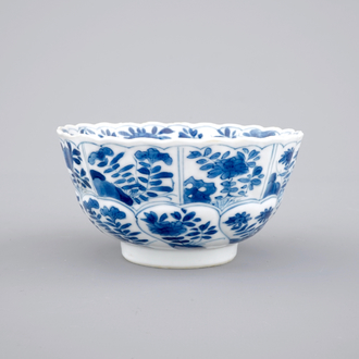 Un bol en porcelaine de Chine au décor floral, Kangxi, ca. 1700