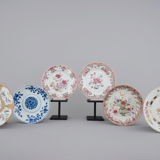 Un lot de six assiettes en porcelaine de Chine famille rose, incl. un armoirié de Lawson-Jessop, 18ème