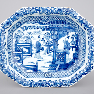 A blue and white Chinese porcelain octagonal serving bowl, Kangxi, ca. 1700