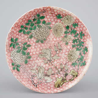 A Chinese wucai dish with flowers, Transitional to early Kangxi, 17th C.