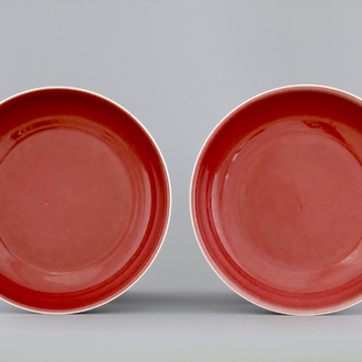 A pair of Chinese porcelain copper-red glazed plates, 19/20th C.