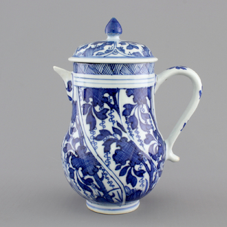 A blue and white Chinese porcelain jug and cover, Kangxi, ca. 1700