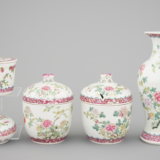 A nice set of Chinese famille rose Peranakan straits porcelain, 19/20th C.