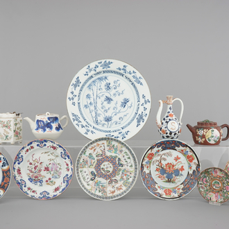 A nice collection of various Chinese famille rose, Canton and Japanese Imari porcelain, 18/19th C.