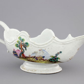 A Chinese export porcelain sauceboat decorated with “Valentine’s pattern”, ca. 1745
