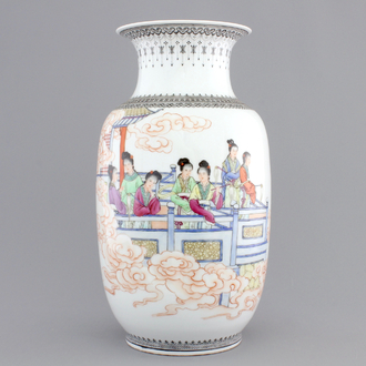 A fine Chinese famille rose porcelain vase, 20th C.