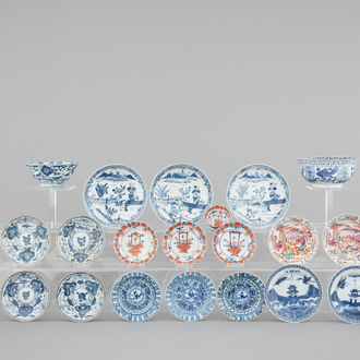 A big lot of Chinese porcelain bowls, cups and saucer, 18th and 19th C. (22 pcs.)