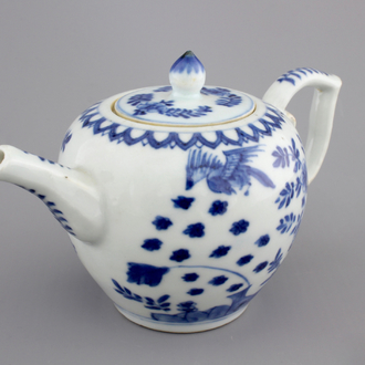 A Chinese porcelain blue and white teapot and cover, Kangxi