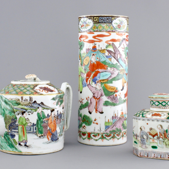 A Chinese famille verte porcelain teapot, a tea caddy and a hat stand, 19th C.