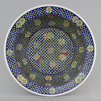 A large Chinese porcelain famille rose Peranakan Straits bowl, 19th C.