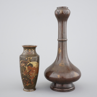 Two fine Japanese bronze vases, 18/19th C.